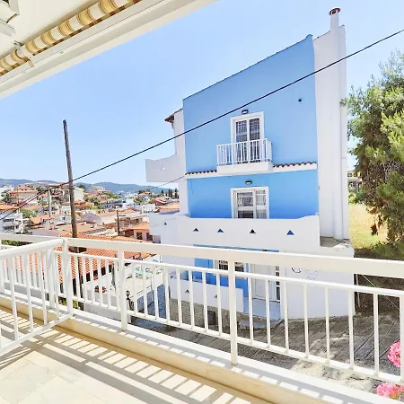 בית הארחה House Charistos