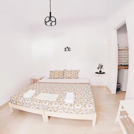 House Charistos בית הארחה נאוס מרמרס