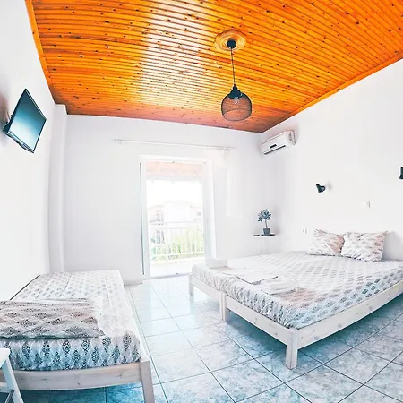 Πανσιόν House Charistos Νέος Μαρμαράς