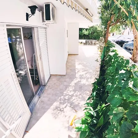 게스트하우스 House Charistos 3*