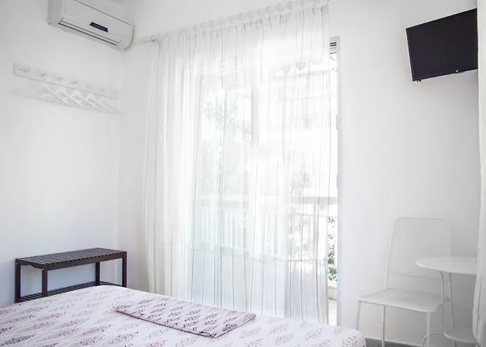 House Charistos 3* Néos Marmarás